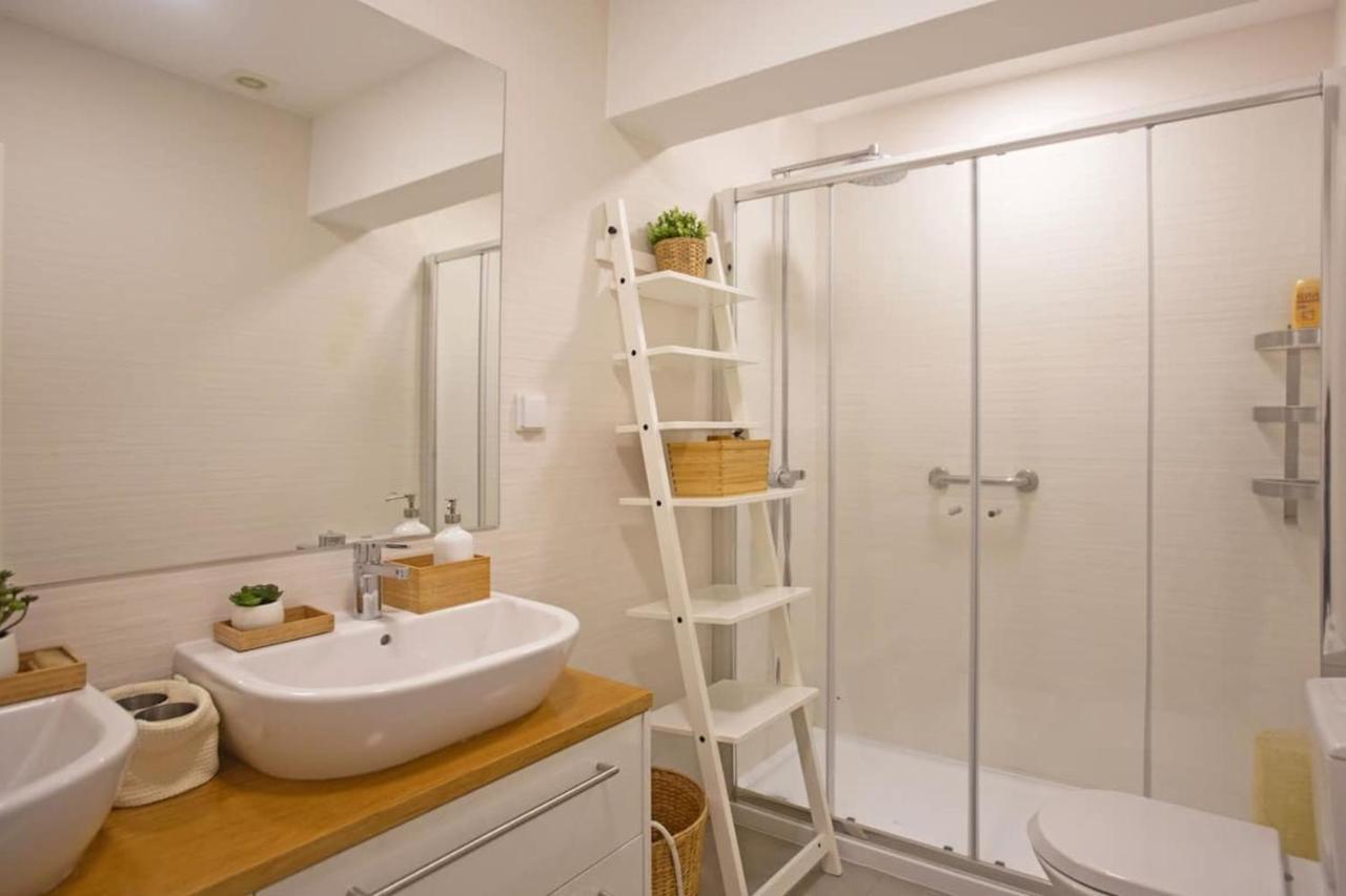 Magnificent 1 Bedroom Apartment With Views Over The Ocean Costa de Caparica Εξωτερικό φωτογραφία